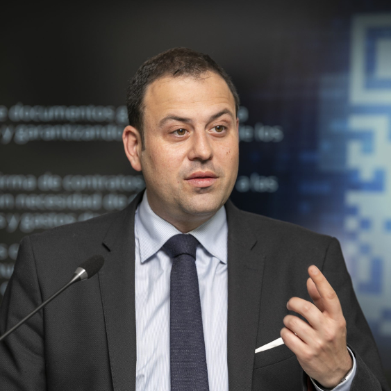 David Lanau presentando IDBOTIC en conferencia David Lanau presentando IDBOTIC en conferencia