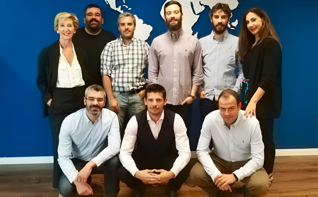 David Lanau, abajo a la derecha, con equipo fundador Nodalblock - OARO David Lanau, abajo a la derecha, con equipo fundador Nodalblock - OARO